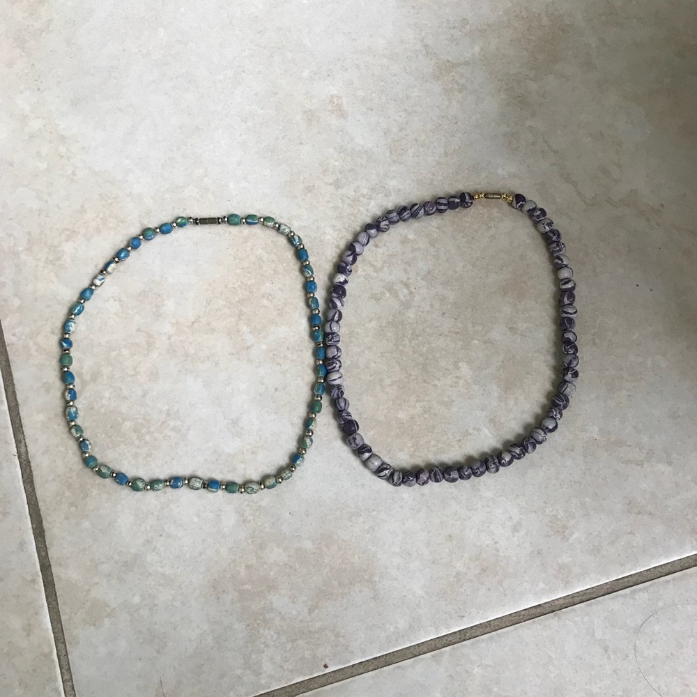 Natural stone chocker.